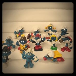 Vintage smurfs 12 PVC  figures  1970's & 1980's